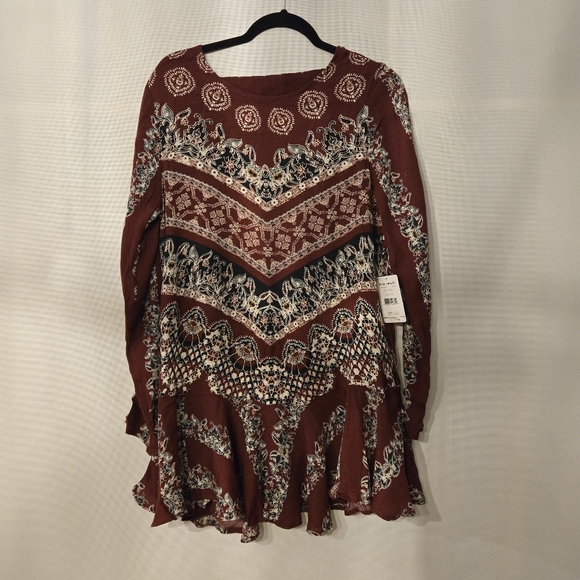 Free People Sz M Bohemian Maroon Pattern Deep V-back L/Sl  Blouse or Mini Dress - Picture 6 of 10
